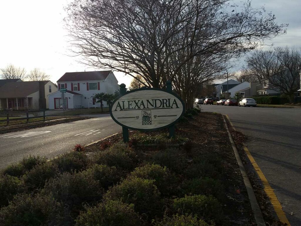 Glen View Drive at entrance to Alexandria neighborhood
